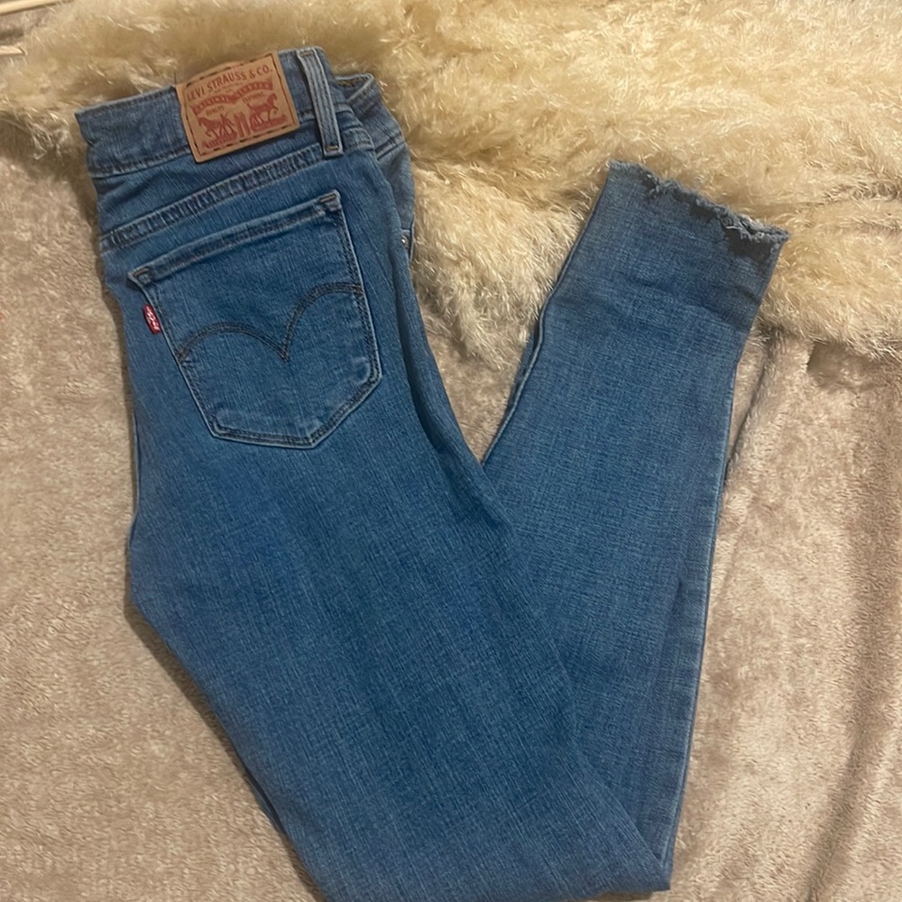 Levi’s Skinny Mid Rise